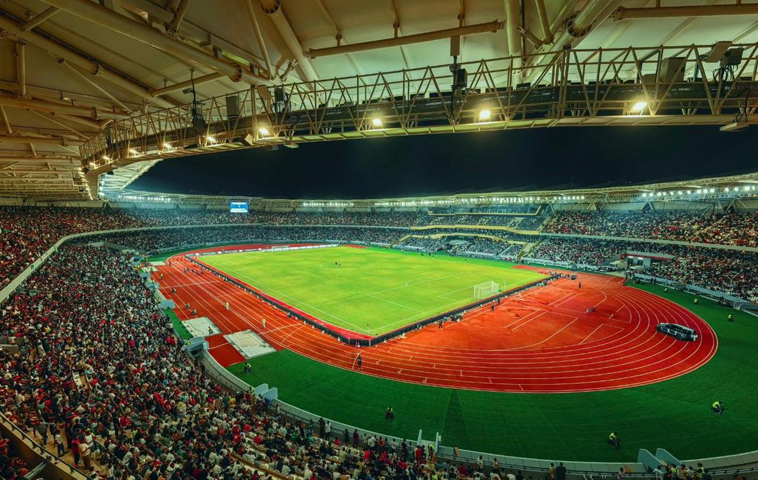 داخل الملعب